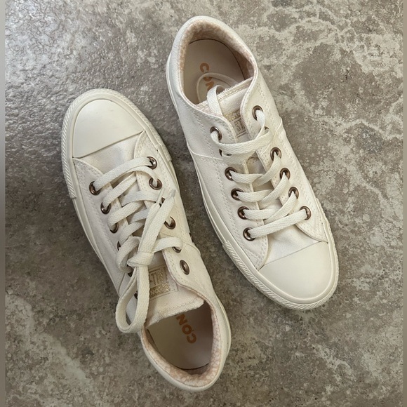 💙NWOT Converse All Star Chuck Taylor Maddison 7 - Picture 1 of 4